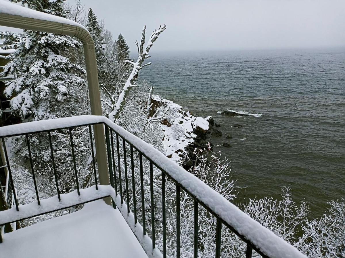 Cliff Dweller On Lake Superior Tofte Exterior foto
