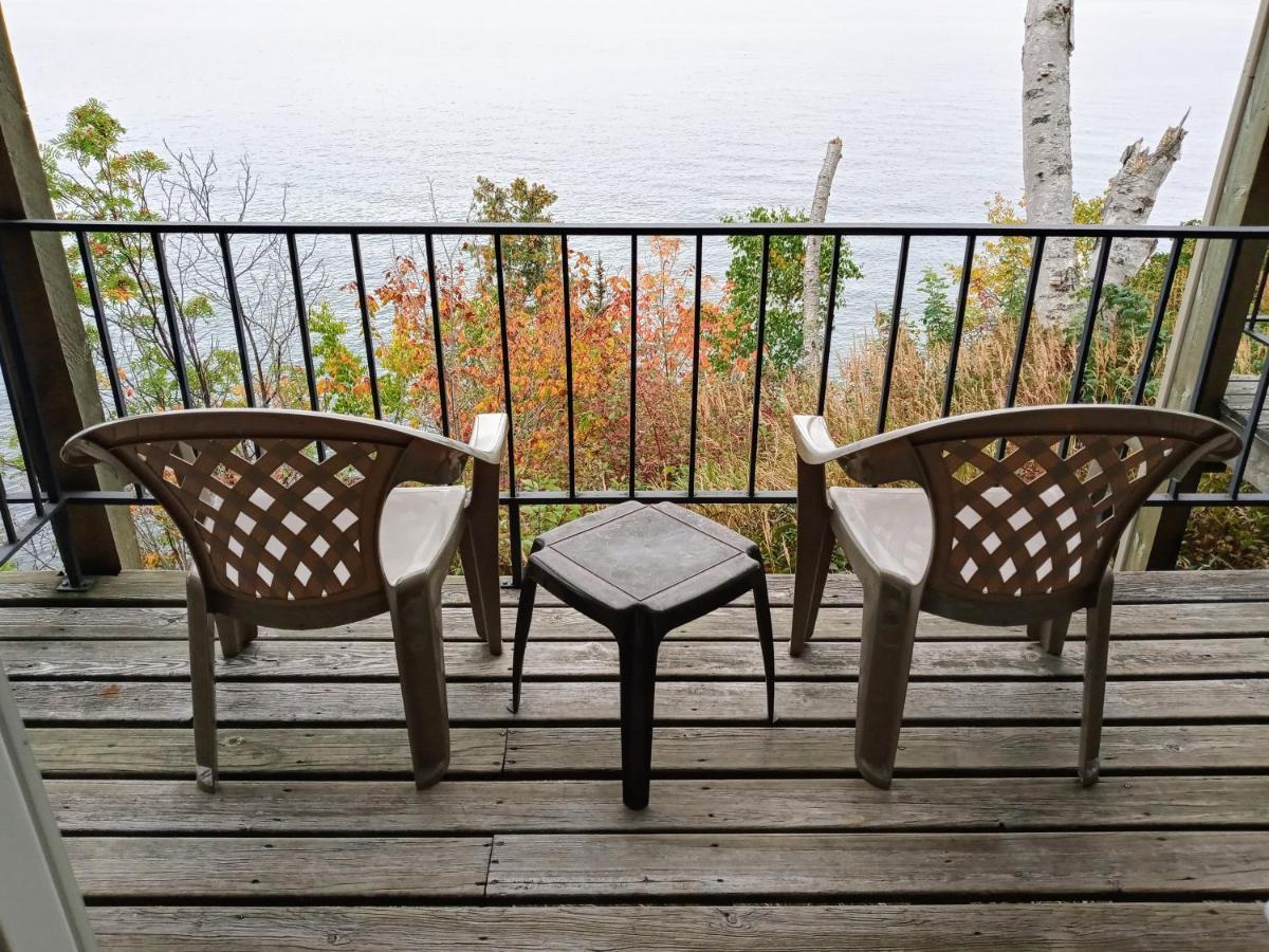 Cliff Dweller On Lake Superior Tofte Exterior foto