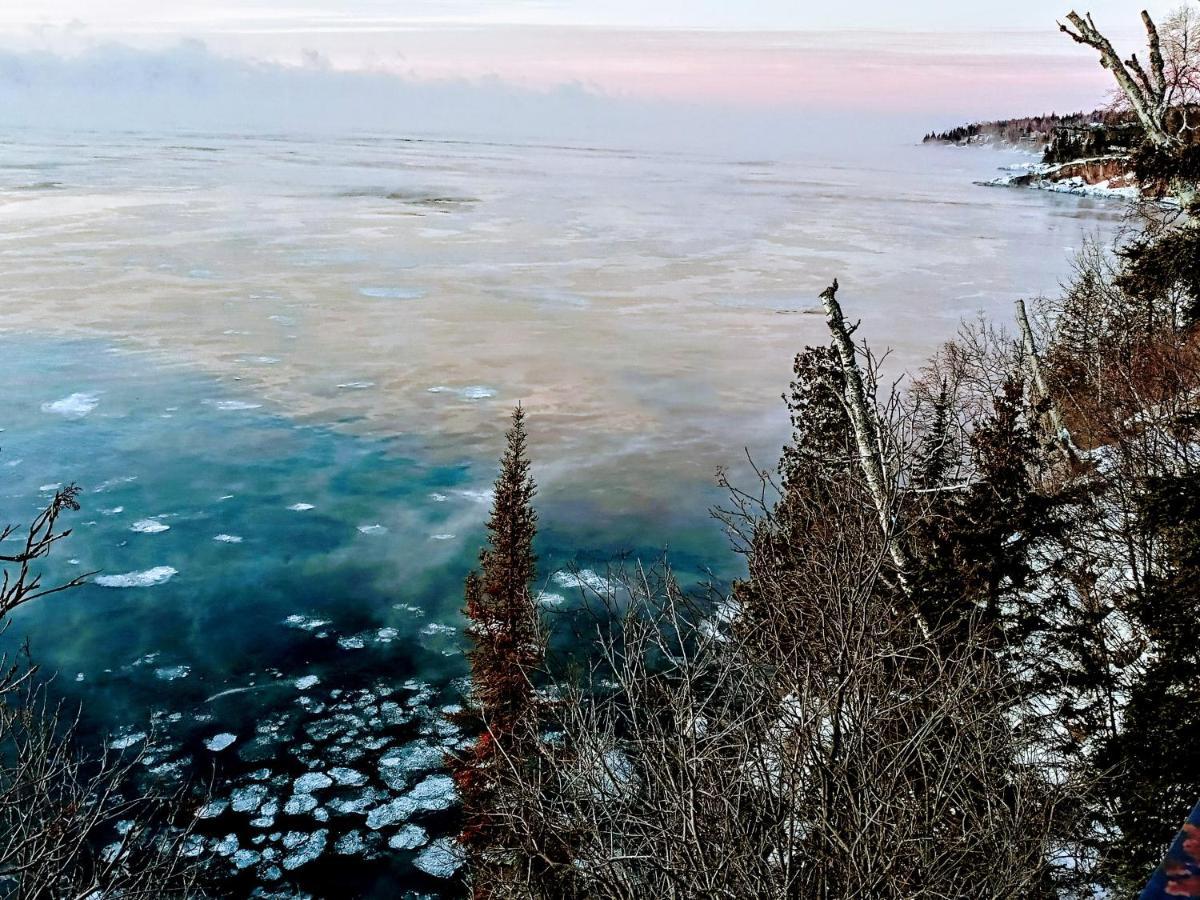 Cliff Dweller On Lake Superior Tofte Exterior foto