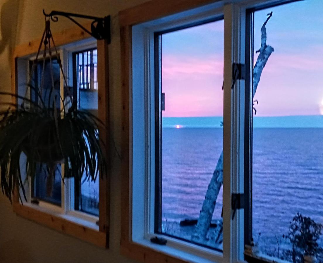 Cliff Dweller On Lake Superior Tofte Exterior foto