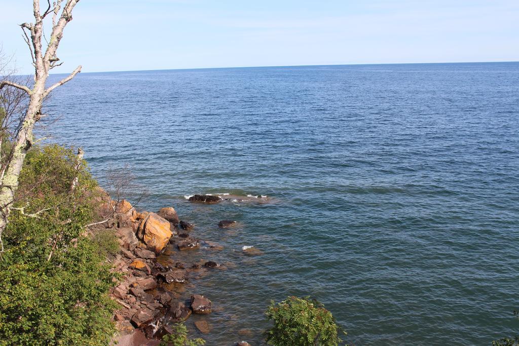 Cliff Dweller On Lake Superior Tofte Quarto foto